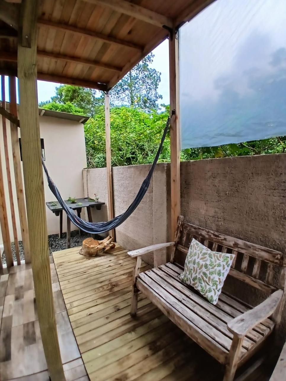 La Casita Casa Familiar Hospedagem E Camping Urbano Навегантіс Екстер'єр фото